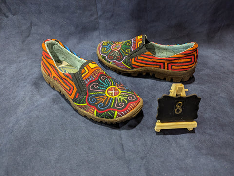 Moccasin Mola Shoes - Size 8 - Admete