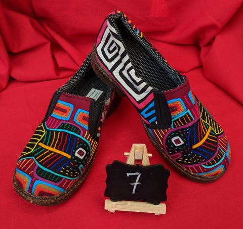 Moccasin Mola Shoes - Size 7 - Kino