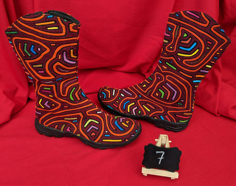 Infinity Zipper Mola Boots Size 7 - Ramiel