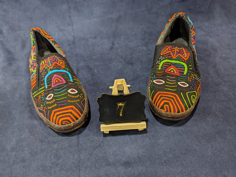 Moccasin Mola Shoes  - Size 7 - Artimpasa