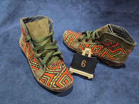 Skywalker Booties Mola Shoes - Size 6 - Iridessa