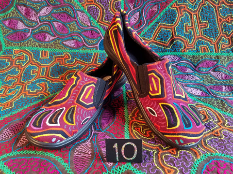 Moccasin Mola Shoes - Size 10 - Mythical
