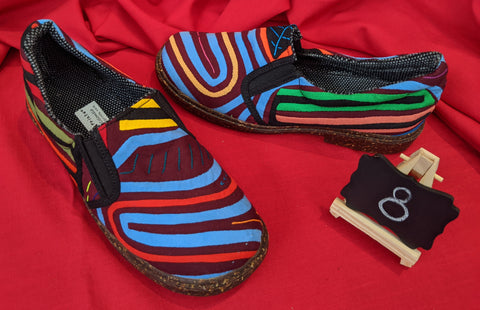 Moccasin Mola Shoes - Size 8 - Surya
